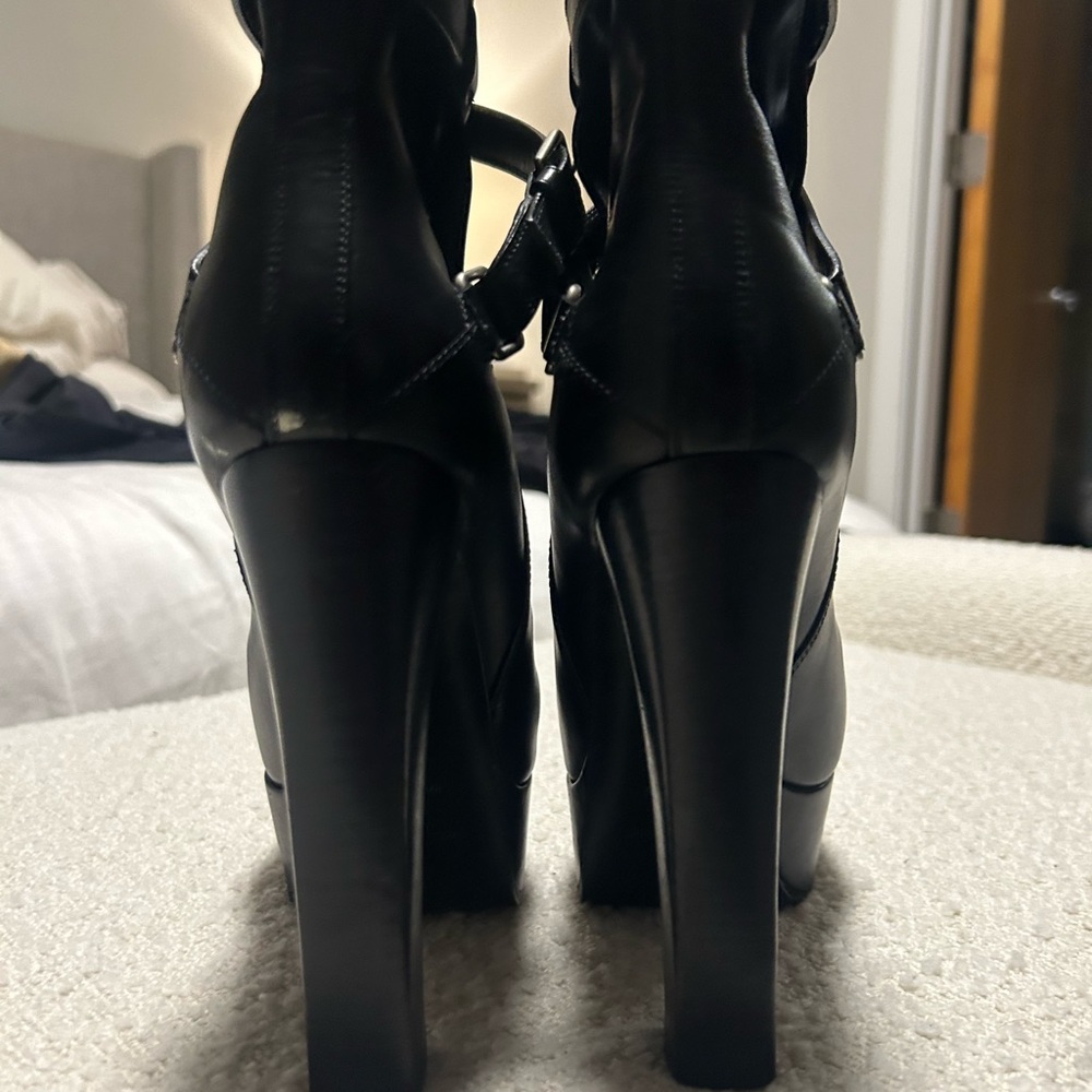 YSL Authentic  boot - Picture 12 of 13